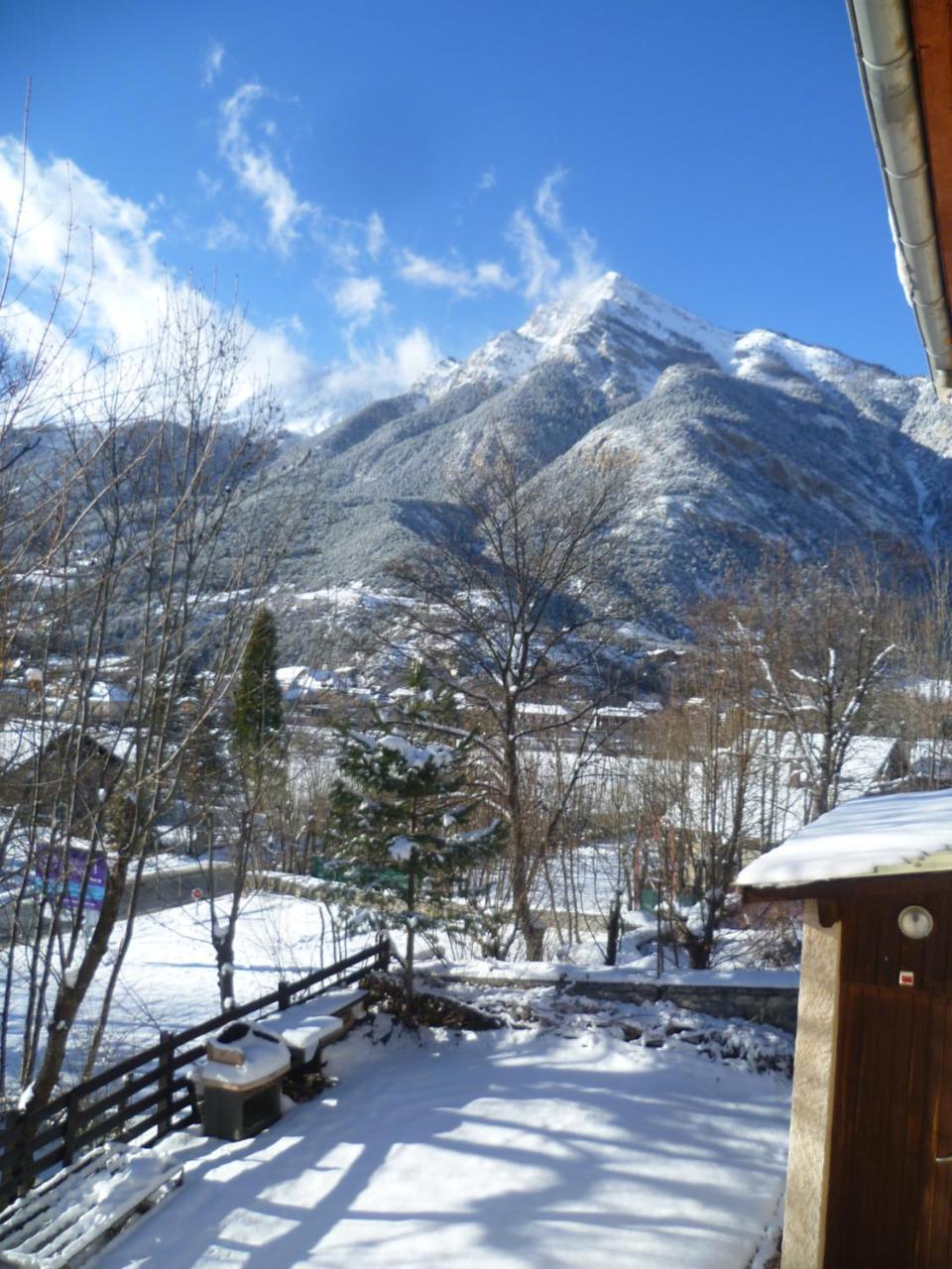 Maison Familiale Des Gueyniers 柔基耶 外观 照片