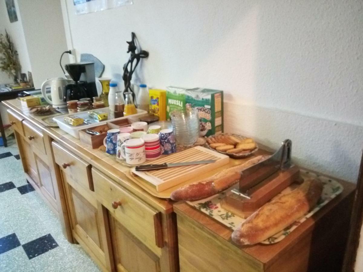 Maison Familiale Des Gueyniers 柔基耶 外观 照片